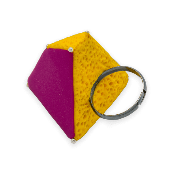Inel ”Geometry” piramidă magenta-bijuterie-maria-filipescu